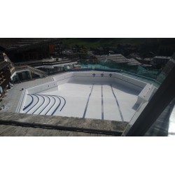 Piscine du centre aquatique de la Clusaz